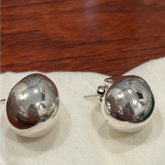 Authentic Bottega Veneta Small Drop Silver Earrings - Picture 7 of 8